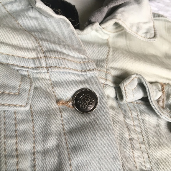 Jessica Simpson Jean Jacket - Picture 6 of 11